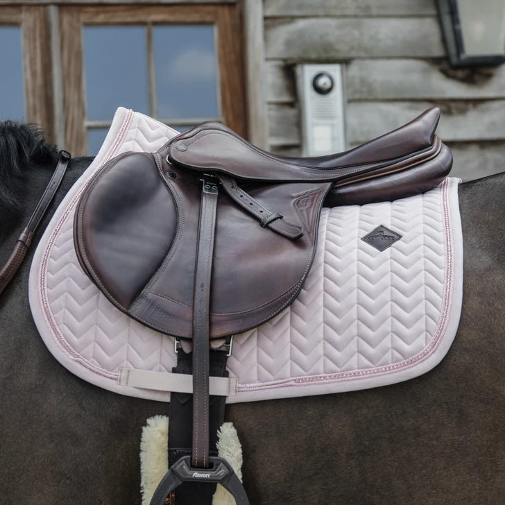 Kentucky Velvet Pearls Jump Saddle Pad Soft Rose - Image 2